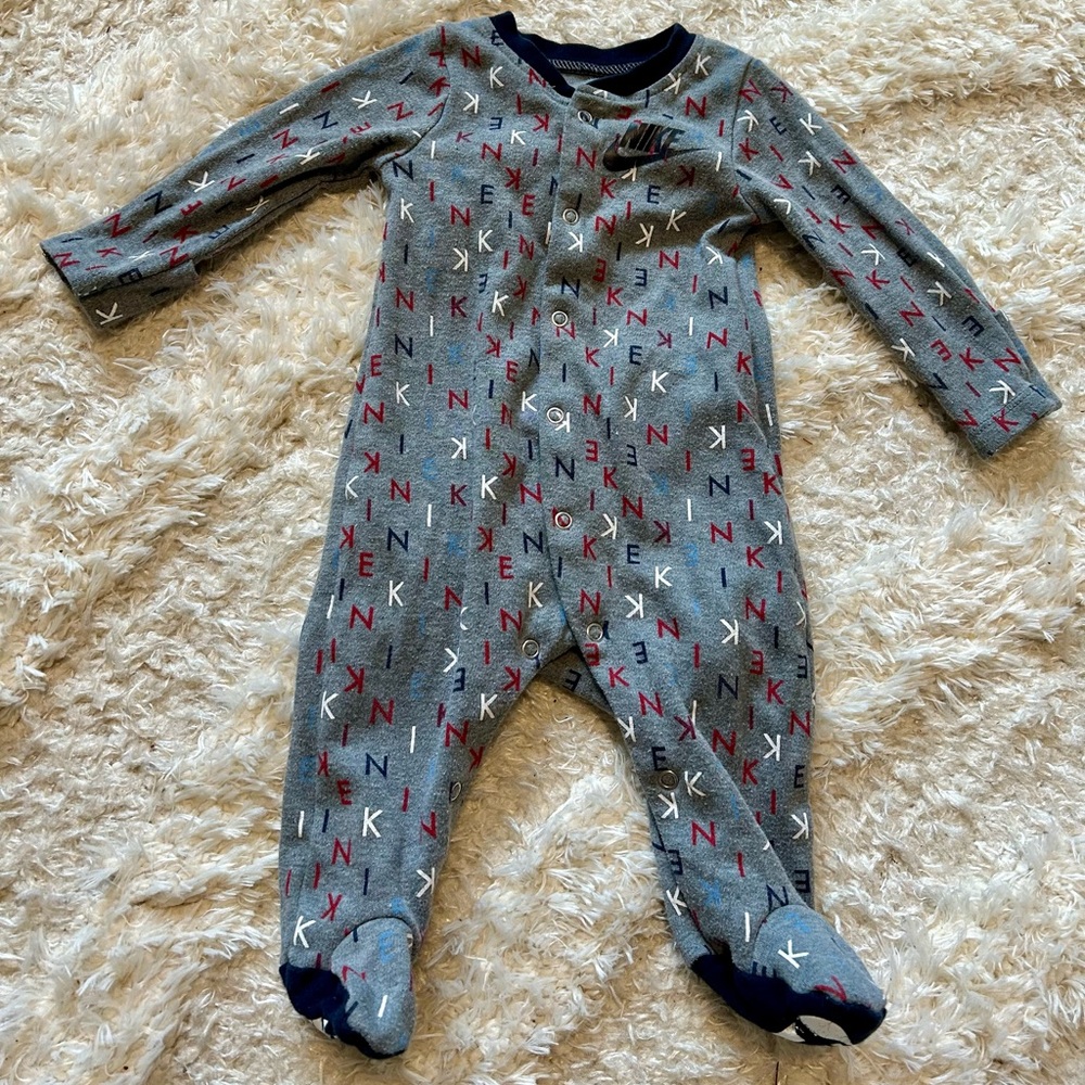 NIKE pattern baby onesie footie - 3 months